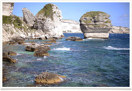 Photo de la mer à Bonifacio à proximité du Camping La Vetta à Porto-Vecchio en Corse du Sud.