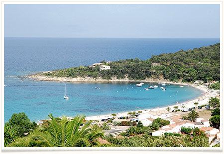 Photo de la plage de Favone à proximité du Camping La Vetta à Porto-Vecchio en Corse du Sud.